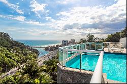 High-end condominium house with ocean view and complete leisure amenities