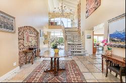 Exquisite Family Home with Exceptional Entertainment Spaces in Upper Constantia