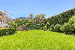 Exquisite Family Home with Exceptional Entertainment Spaces in Upper Constantia