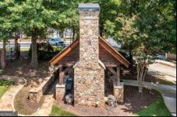 255 Kendemere Pointe, Roswell GA 30075