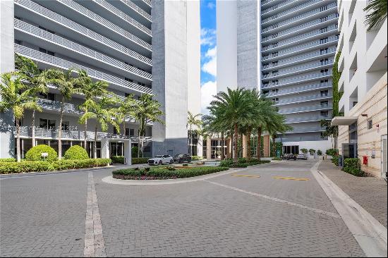 16385 Biscayne Blvd Unit 1816, North Miami Beach FL 33160