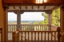 Impressive Villa in La Sella with Sea Views and Versatile Spaces, Dénia 03700