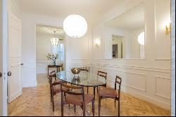 Spectacular exterior flat totally refurbished with balconies in , Madrid 28002