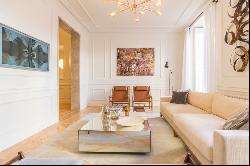 Spectacular exterior flat totally refurbished with balconies in , Madrid 28002