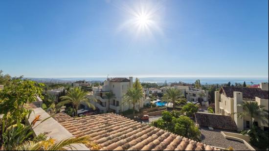 Spectacular penthouse with impressive sea views in Imara, The Go, Marbella 29602