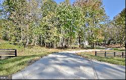 2178 Bear Creek Road, Moreland GA 30259