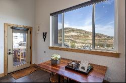 Newly Refreshed 2 Story Ski Condo In The Heart of Canyons Village