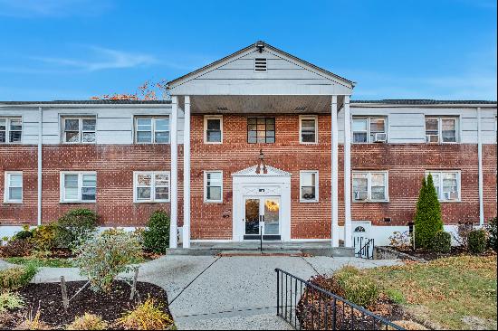 A bright, 2 bedroom coop apartment at popular Harrison Commons