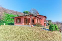 Villa for sale on the hillside of Lesa