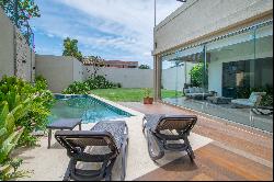 Incomparable Residence in the La Escondida Condominium