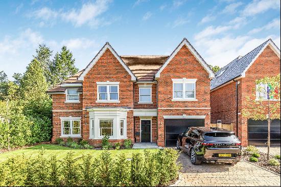 A spectacular five bedroom detached family home for rent in Cobham, KT11