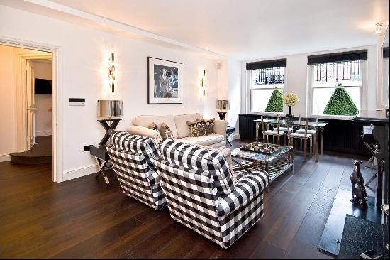 A 3 bedroom apartment to rent on Rutland Court, SW7