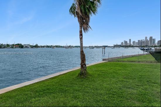 Step Inside With Me! A premium Southeast facing lot on the exclusive Venetian Islands. In 