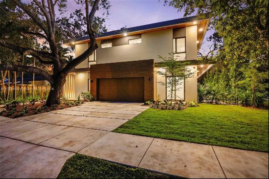 Located in the coveted Ponce Davis neighborhood, this brand new 6b, 6.5ba new construction