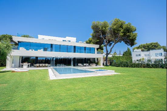 Beachside villa by two of Spain's top architectural firms - AMES and A-cero.