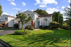 98 Fairway View Drive #98, Commack NY 11725