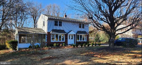 25 Lower Hilltop Road, Yardley PA 19067