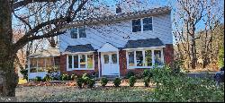 25 Lower Hilltop Road, Yardley PA 19067