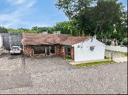 32 Macarthur Avenue, Huntington NY 11743