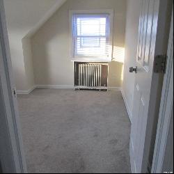 128 Collins Avenue #2nd Fl, Williston Park NY 11596