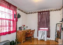 14 Astor Place, Williston Park NY 11596