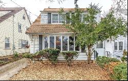 14 Astor Place, Williston Park NY 11596