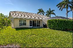 6646 Castlelawn Place, Naples FL 34113