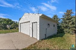 509 N 3rd St, Beresford SD 57004