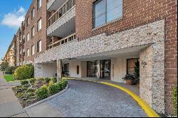 376 Central Avenue #4N, Lawrence NY 11559