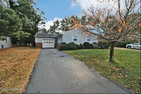 7 Norwich Drive, Toms River NJ 08757