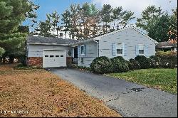 7 Norwich Drive, Toms River NJ 08757