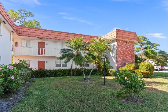 2600 SE Ocean Boulevard #P-8, Stuart FL 34996