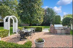 14 Alley Pond Ct, Dix Hills NY 11746