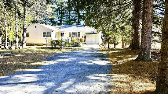 631 SW Colony Rd, Hillsdale NY 12529