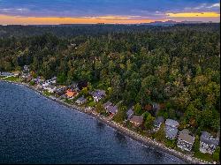 4452 Rockaway Beach Rd NE, Bainbridge Island, WA 98110