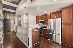 Spacious Suite in One of the Most Desirable Condo Buildings in Midtown