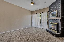 Townhome living with lake access, Close to Dallas!!!