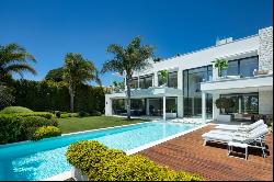 Distinguisted villa with fantastic views to the golf course in L, Marbella 29604