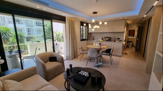 Modern apartment recently renovated in the Puerto Banus / Nueva , Marbella 29660