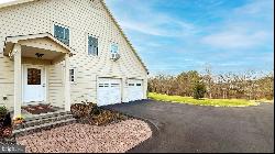 1040 Eagle Road, Newtown PA 18940