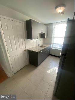 1142 S 11th Street Unit 3RD FL, Philadelphia PA 19147