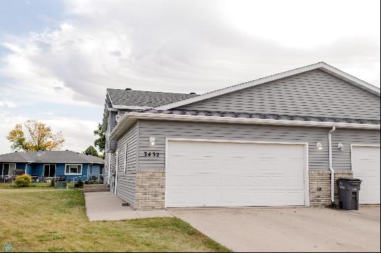 3432 10th Street S, Moorhead MN 56560