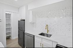 89-04 70th Road #1, Forest Hills NY 11375