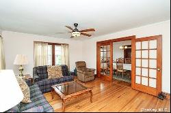 40 Smith Street, Glen Cove NY 11542