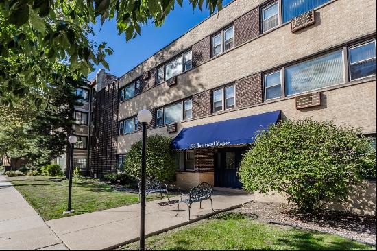 222 Washington Boulevard #107, Oak Park IL 60302