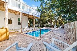 Two Units In One Building With Pool And Outdoor Space