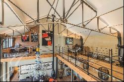 Industrial Loft with Contemporary Luxury - 272 sqm - 3/4-Car Garage - Garden - John Taylor