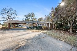 Charming Ranch Rental In Roswell