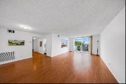 137 Golden Isles Dr,Hallandale Beach, FL, 33009