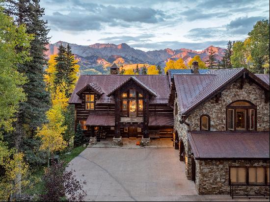 This Home Is Dialed And Ready for You To Use This Ski Season